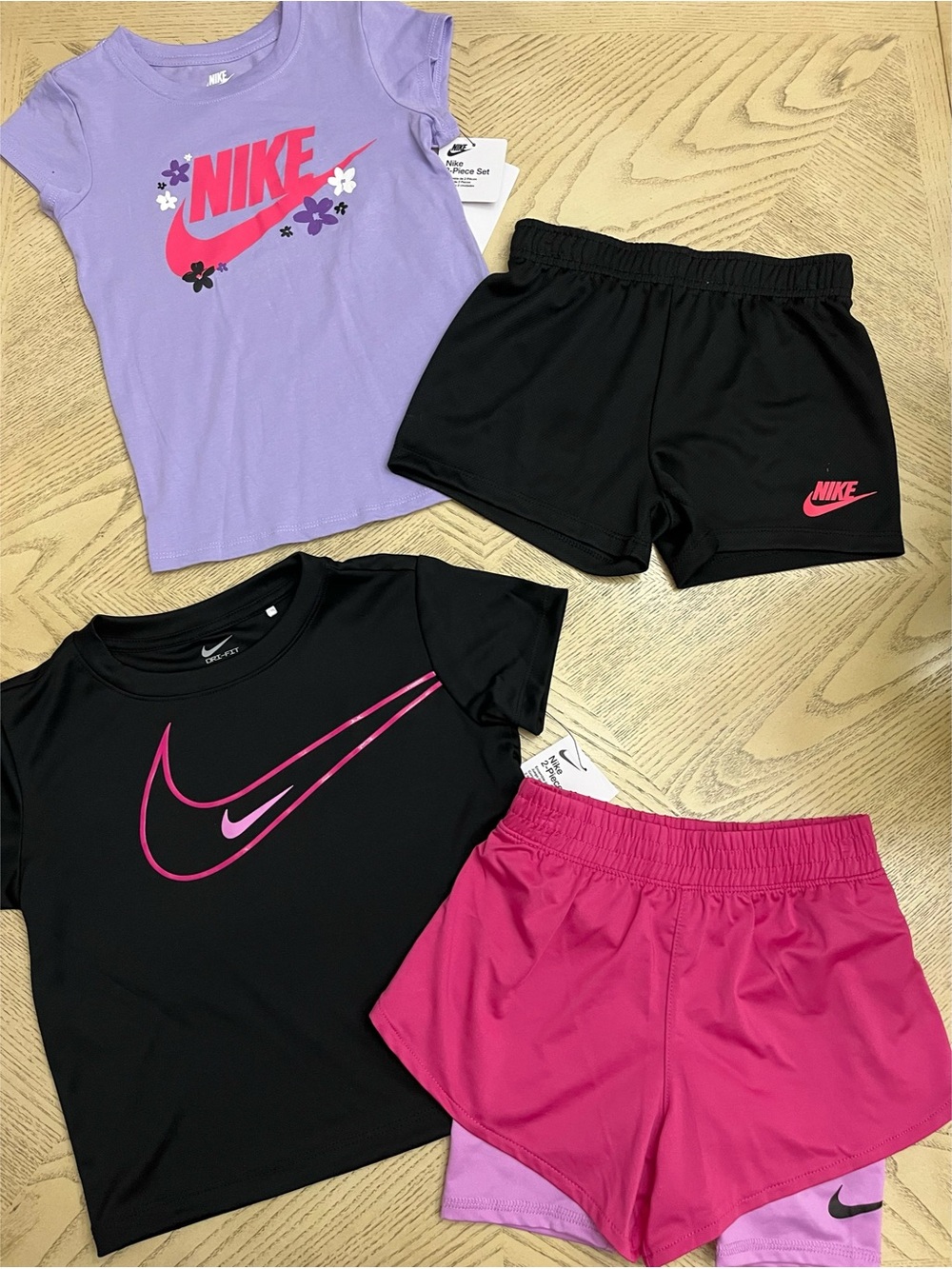 *BUNDLE* Girls Nike Short Sleeve Tees & Shorts Size 6